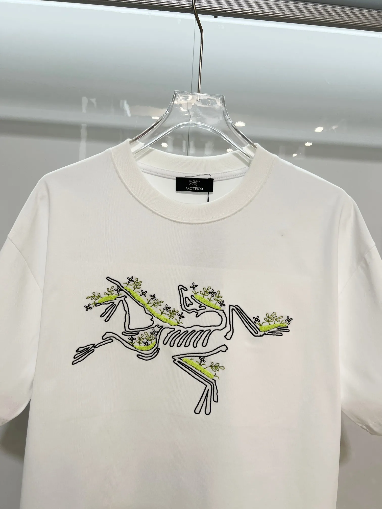 ARC TERYX/ Quality T Classic LOGO Same Style 2026ss Quality Versatile Quality : Black.White Size：S M L XL